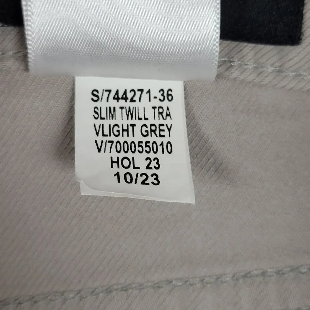 BANANA REPUBLIC Gray Traveler Slim Fit Denim Jeans SIZE 35x32 MEASURES 36x28